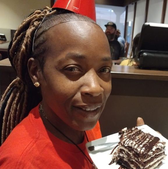 Meet your Posher, Crystal - Picture 1 of 1